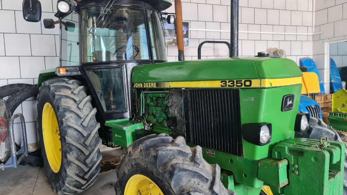 تراکتور 3350 JOHNDEERE