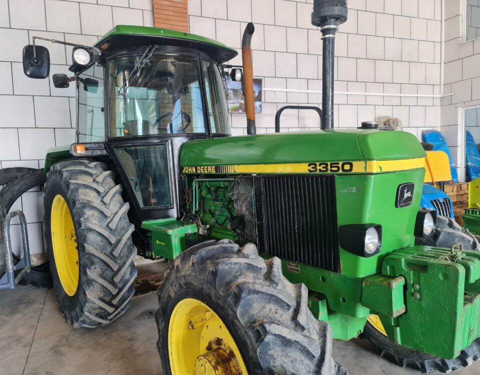 تراکتور 3350 JOHNDEERE